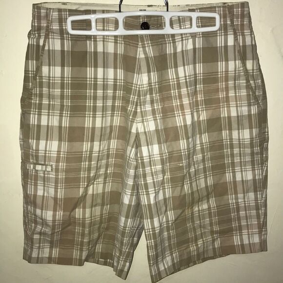 3/$15 Men’s dockers form plaid summer shorts size 30 - Picture 1 of 7